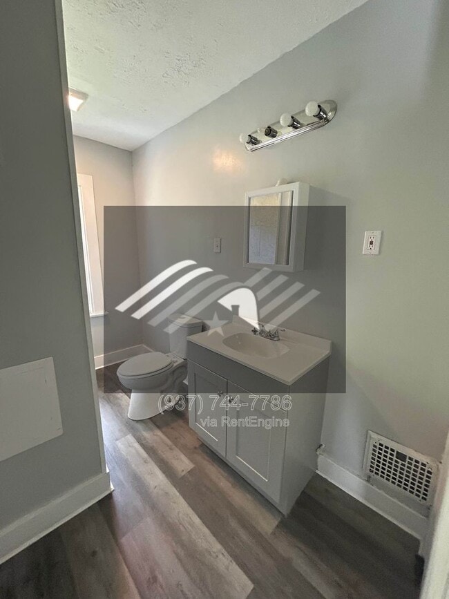 Building Photo - 949 Ferndale Ave