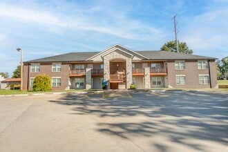 Building Photo - 818 Elm Way Ct