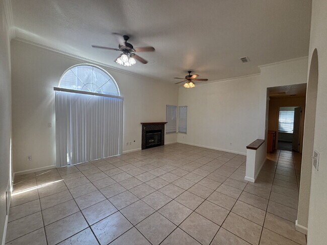 Foto del edificio - Charming 3 Bed / 2 Bath Home on a Quiet Cul-de-Sac with Spacious Backyard!