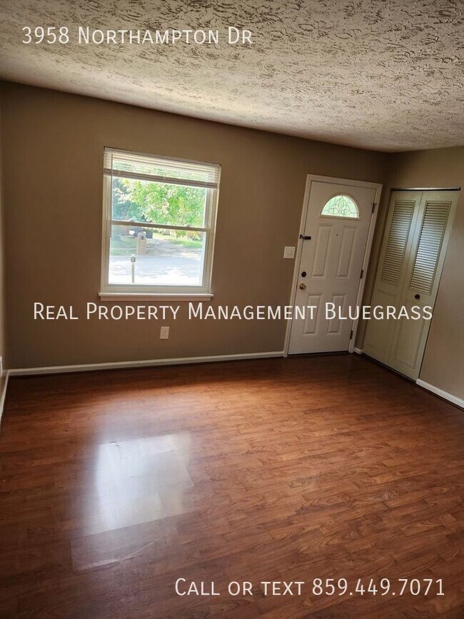 Building Photo - 3958 Northampton Dr