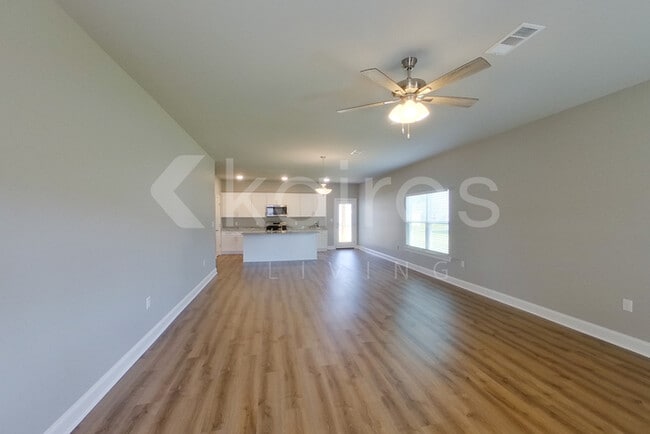 Foto del edificio - 22856 Monterey Ave