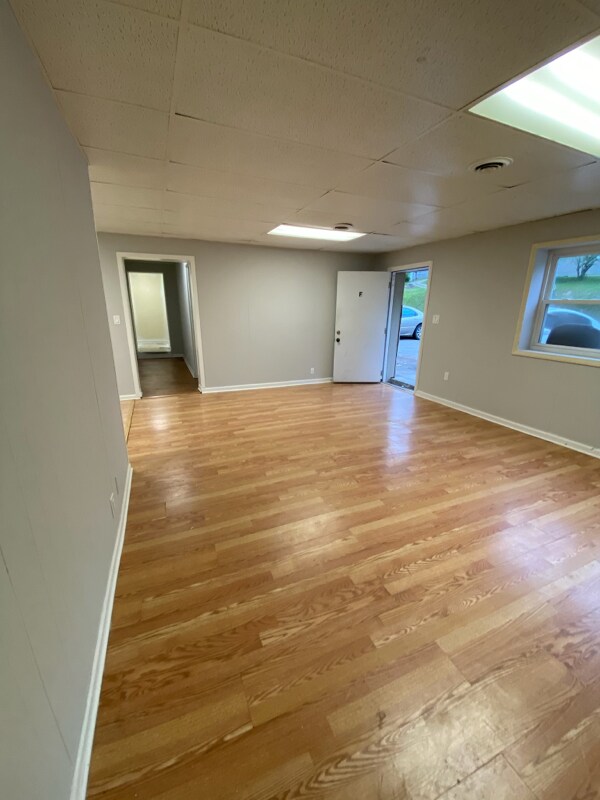 165 Midway Dr Unit C, Oliver Springs, TN 37840 Room for Rent in