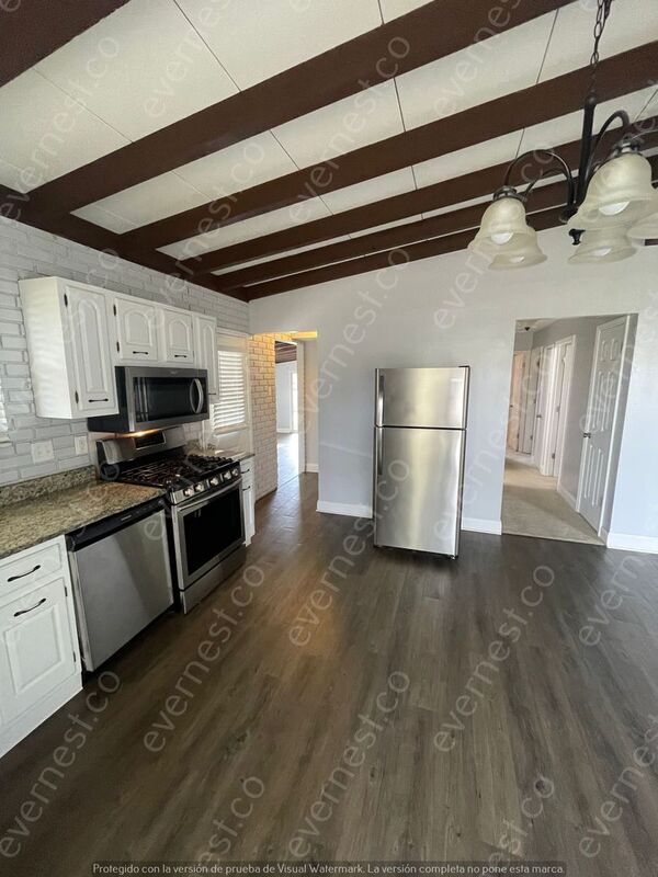 Building Photo - 1695 Beverly Dr