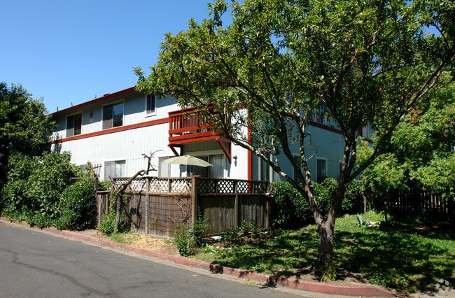 Building Photo - Santa Rosa Creek Commons