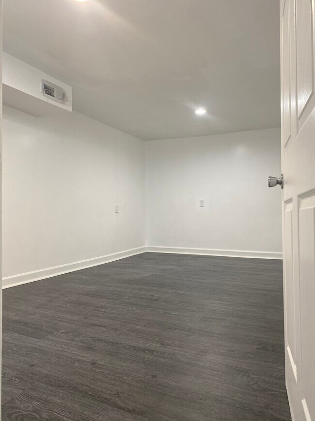 Foto del edificio - 2559 W Fullerton Ave