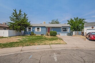 Building Photo - 1913 2nd Ct