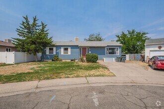 Building Photo - 1913 2nd Ct