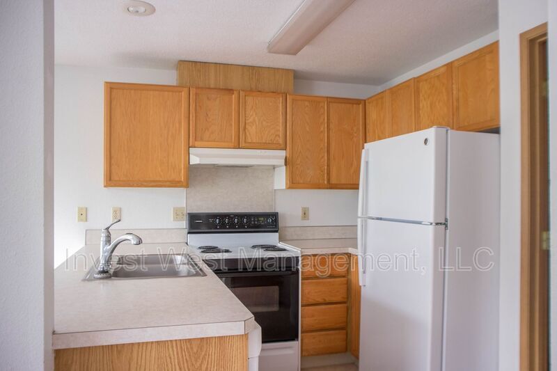 Primary Photo - 810 SE 153rd Ave