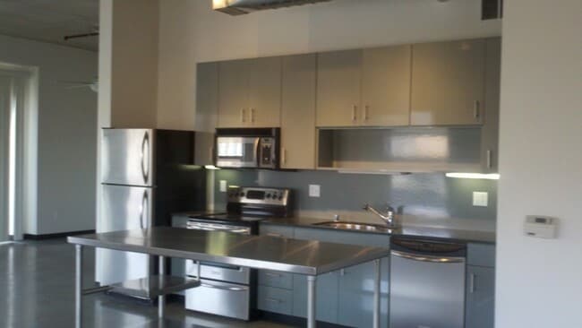 Building Photo - EDo ARNO LOFTS w/Pool