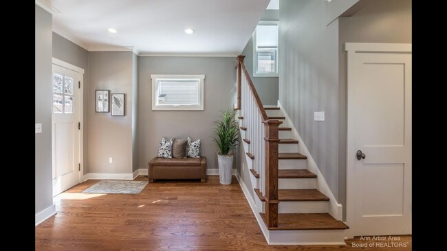 Foto del edificio - 1040 Olivia Ave