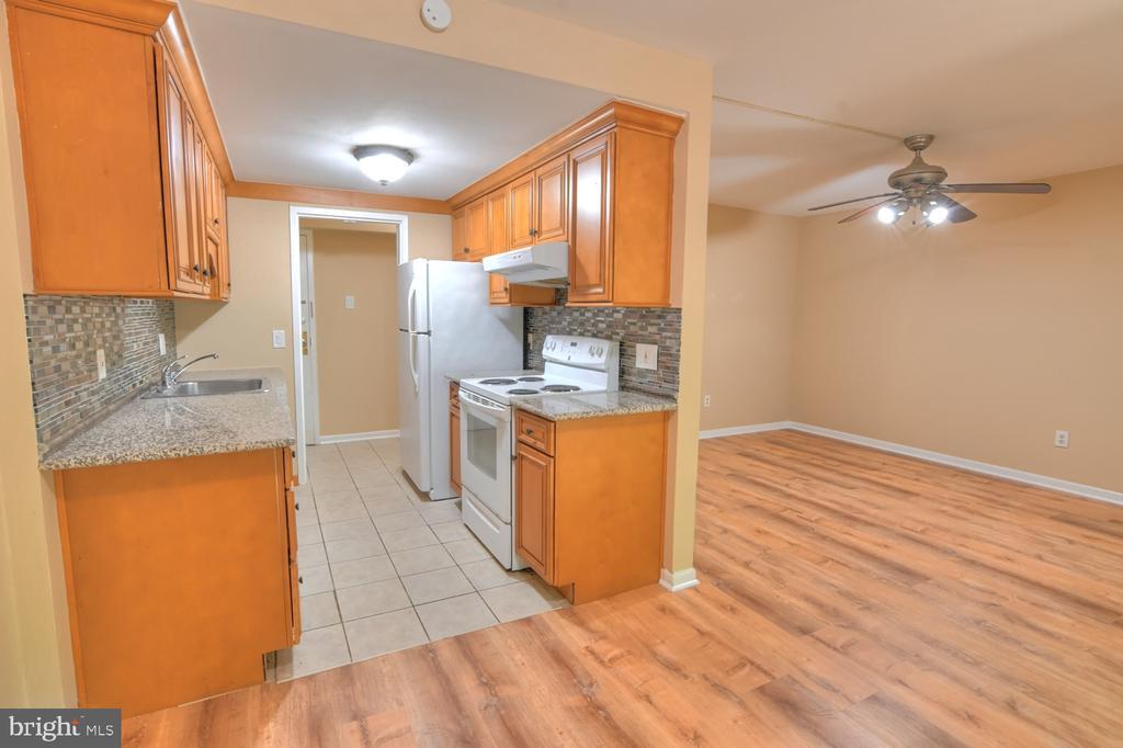 Primary Photo - 11629 Stoneview Square