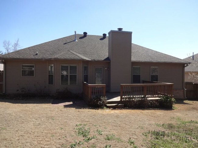 Building Photo - 38 Woodridge Dr