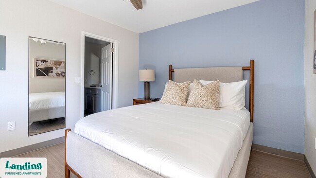 Building Photo - 2305 Aaron St