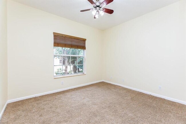 Foto del edificio - 1221 NW 27th Ave