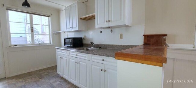 Building Photo - 2906 Van Ness Ave