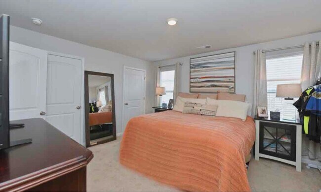 Building Photo - 405 Grattan Rd