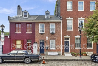 Building Photo - 912 Fell St
