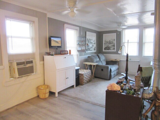 Living Room - 95 Cannonball Rd