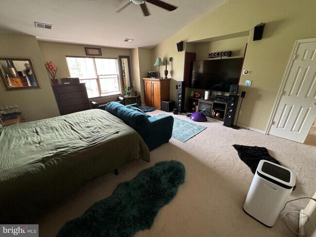 Building Photo - 21 Chadwick Dr