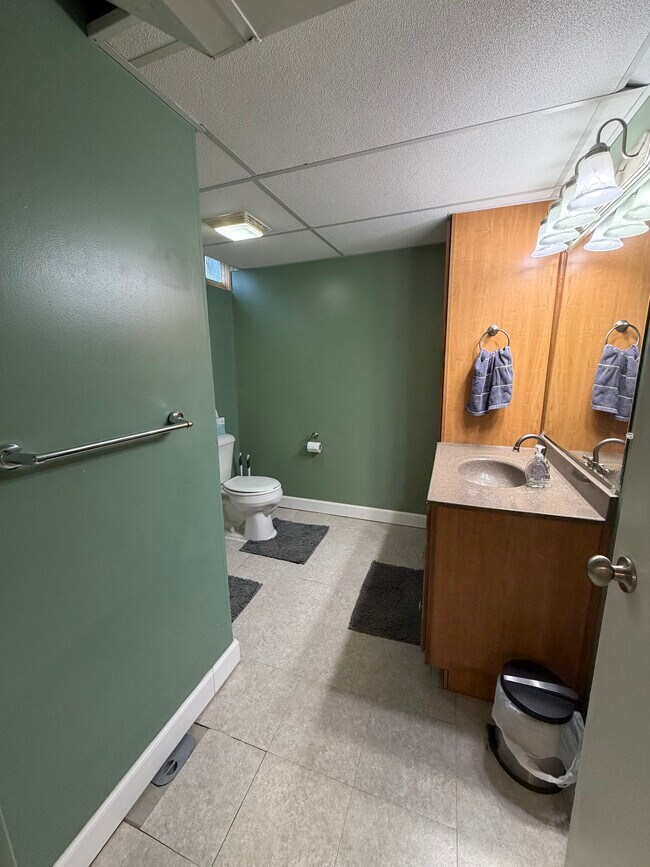Baño - 3414 Collingwood Ave SW