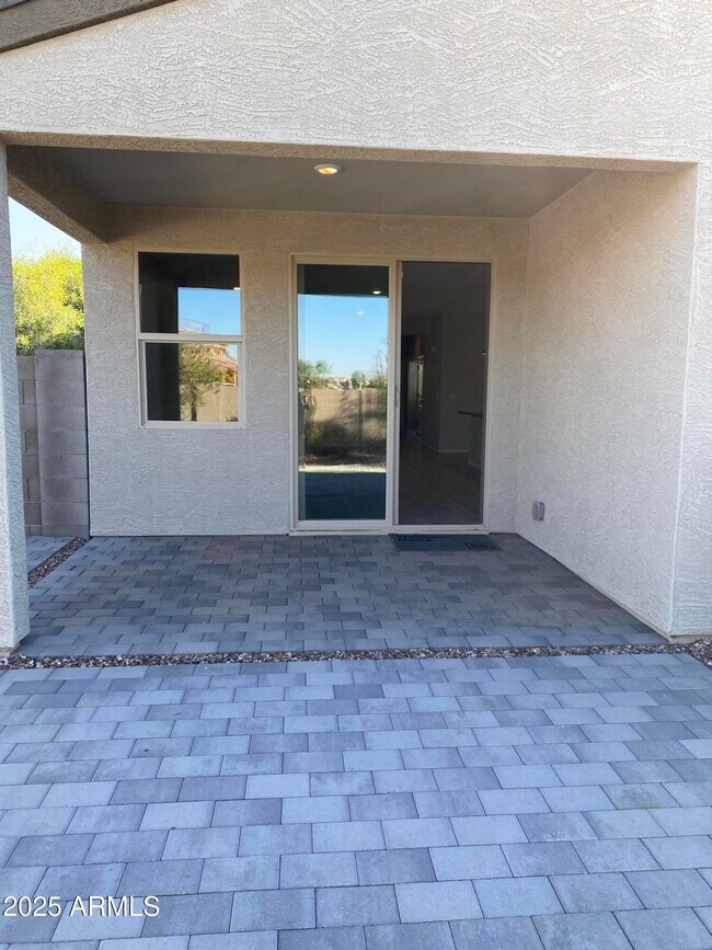 Foto del edificio - 2909 N Rosewood Ave