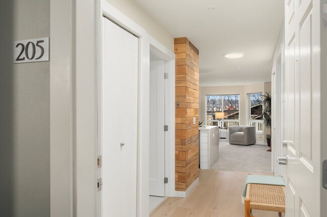 Foto del edificio - 812 5th Ave N