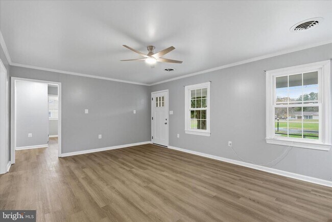 Foto del edificio - 130 Cox Rd