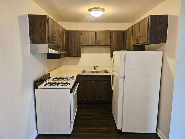 Foto del edificio - 1600 Light Road