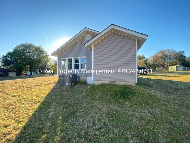 Building Photo - COMING IN DECEMBER!! Adorable 2 Bed 1 Bath...