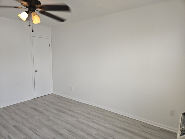 Building Photo - 6427 Starbrook Dr