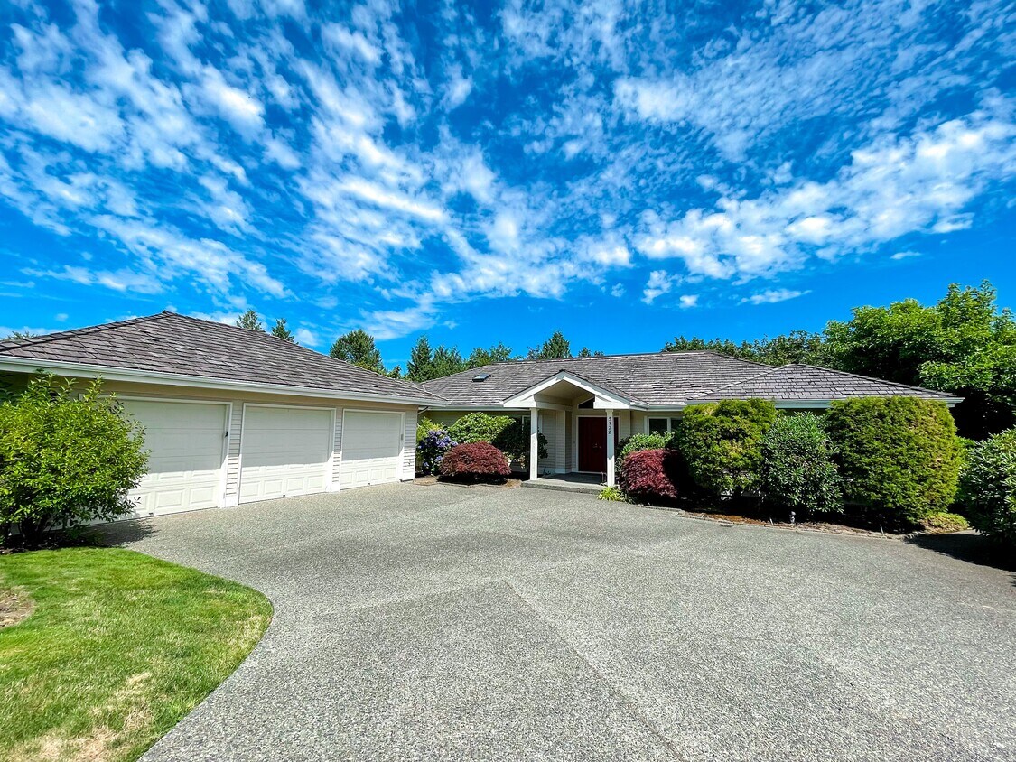 Primary Photo - 5722 155th Ave SE