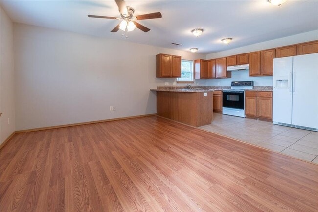 Building Photo - 905 Meghan Ct