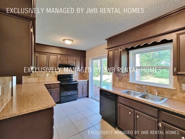 Foto del edificio - 5417 Attleboro St