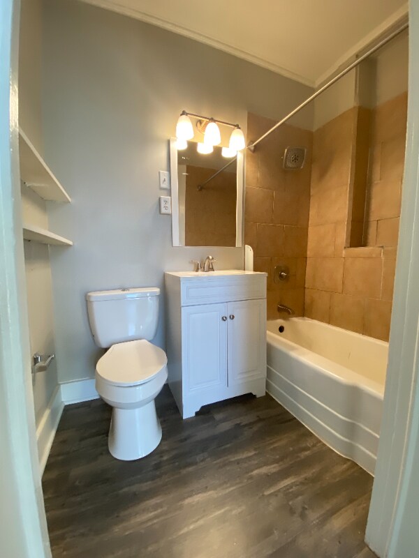 65 E William St Unit 1, Delaware, OH 43015 Room for Rent in Delaware