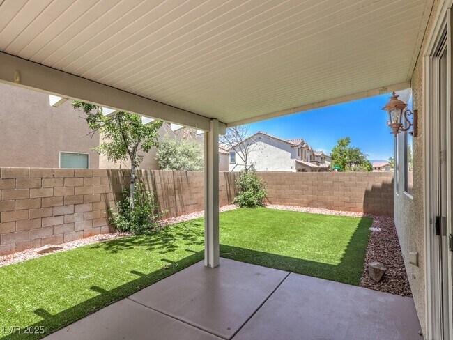 Foto del edificio - 4133 N Perfect Lure St