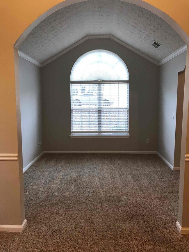 Building Photo - 1115 Ivey Ln