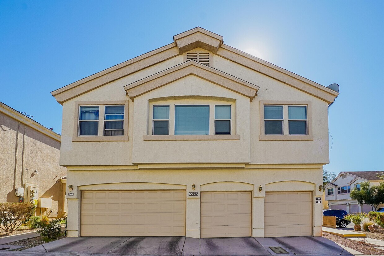6525 Charlie Chaplin Ave, Las Vegas, NV 89122 Townhome Rentals in Las