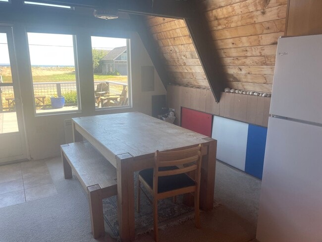 Building Photo - Shore Ave A-Frame-Minutes From Public Beac...