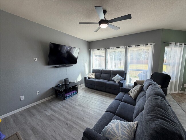 Foto del edificio - 15218 Loys Coves Ct