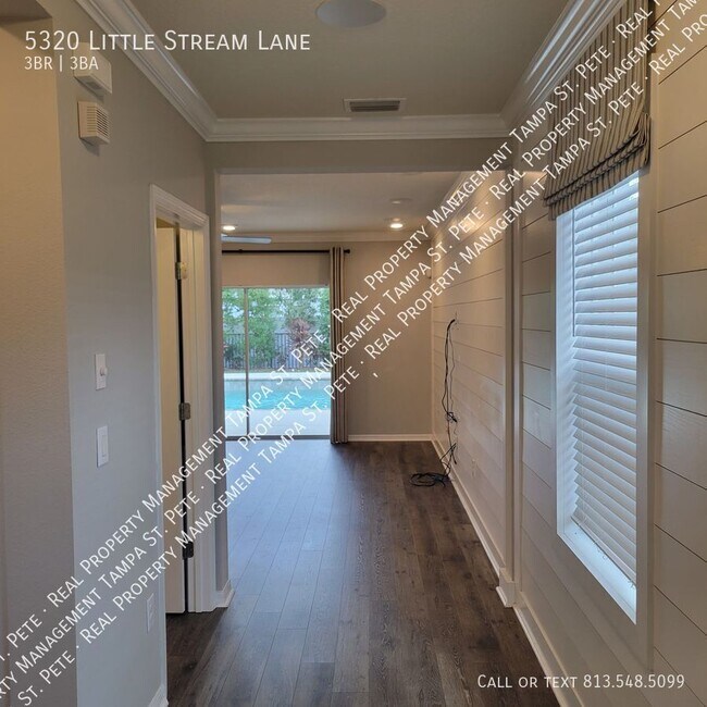 Foto del edificio - BEAUTIFUL WESLEY CHAPEL HOME