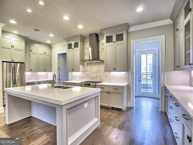 Building Photo - 205 Old Orchard Ln