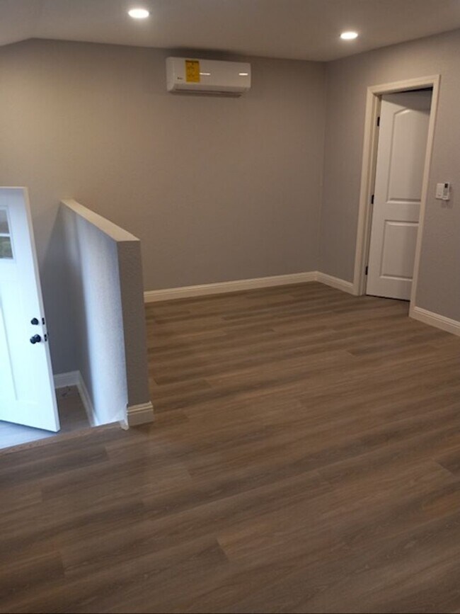 Foto del edificio - Commuters dream location, 1 bedroom apartment a few blocks from highway 680