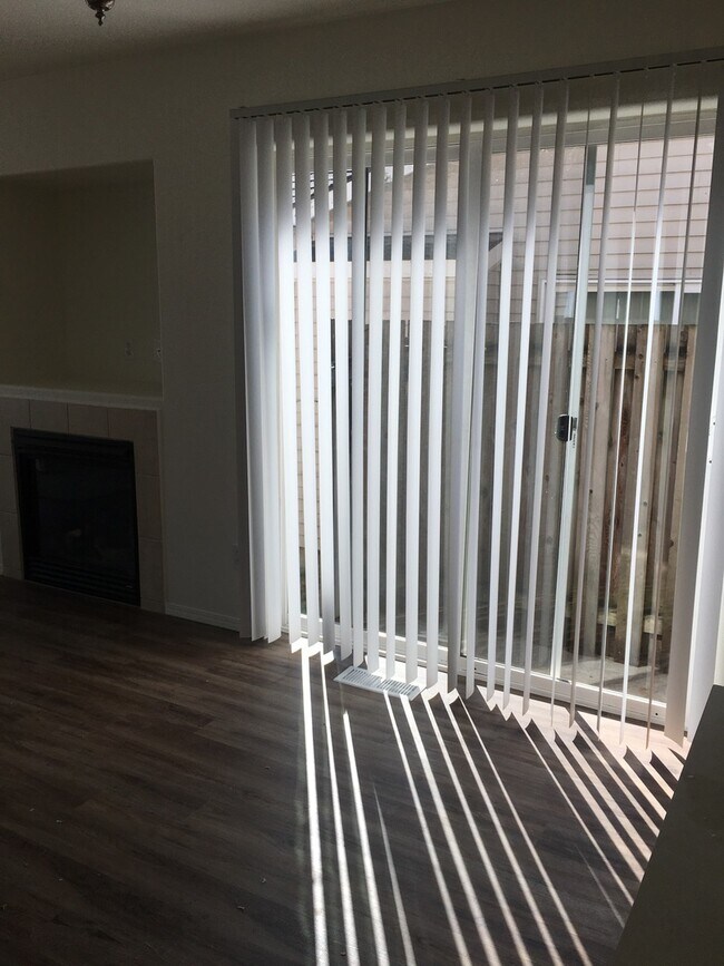 Foto del edificio - 3 Br 2 bath REMODELED in 2017. Cottage Dup...