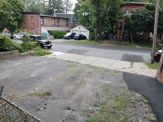 Foto del edificio - 8 Mangam St