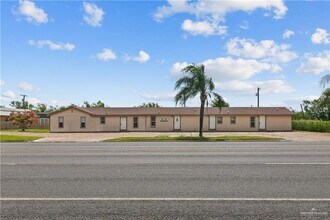 Building Photo - 801 FM 1015
