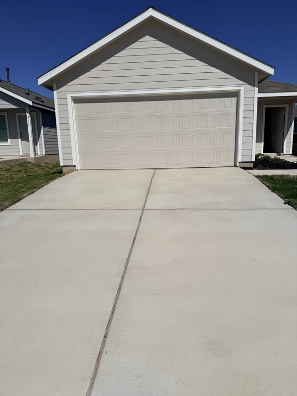 Building Photo - 208 Skyfire St