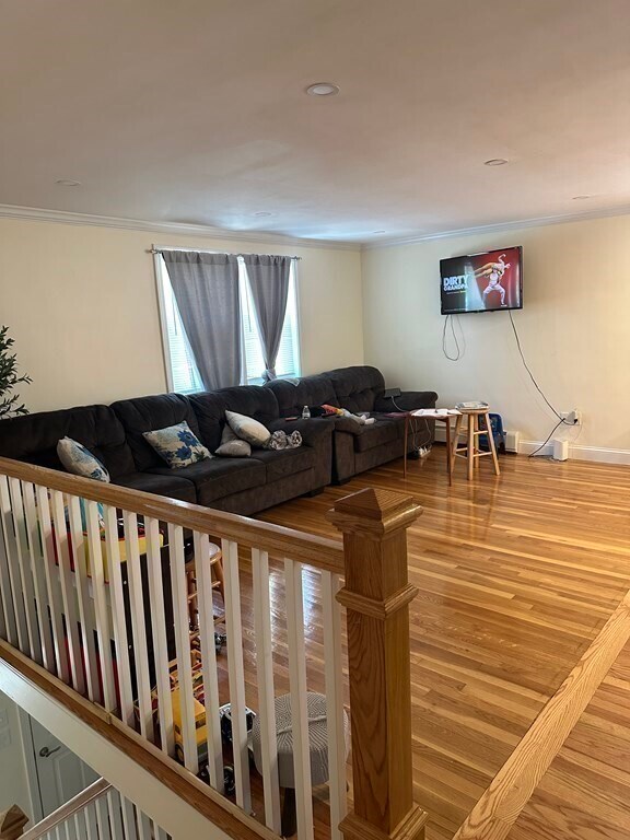 Building Photo - 15 Spring Ave