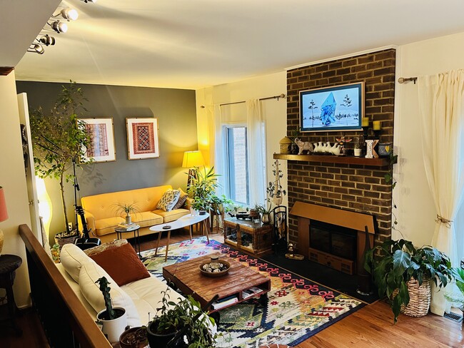 Living Room - 9627 Shadow Oak Dr