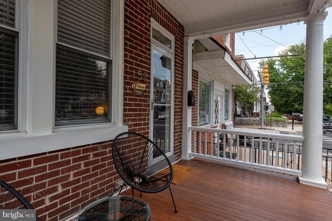 Foto del edificio - 153 E Ross St