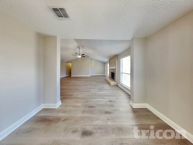 Foto del edificio - 6211 Minuteman Ln